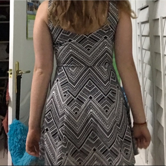 ✖️Geometric Skater Dress✖️ - Picture 2 of 3